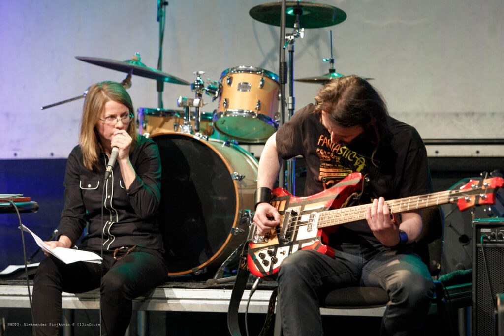 Performing poetry, detail: Jasmina Topić and Đurađ Šimić, Apolo hall, 2017 Pančevo
